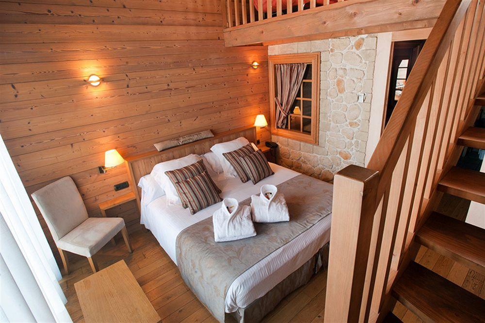 Hotel La Placa Гарригелья Экстерьер фото